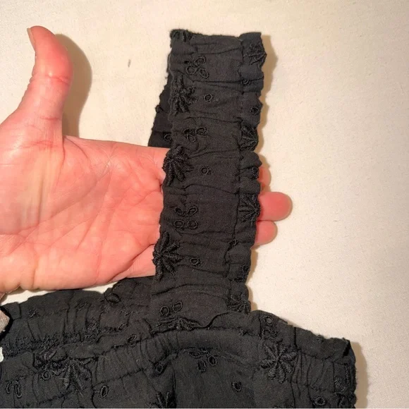 aerie Black Smocked Eyelet Cropped Tank - Picture 3 of 9